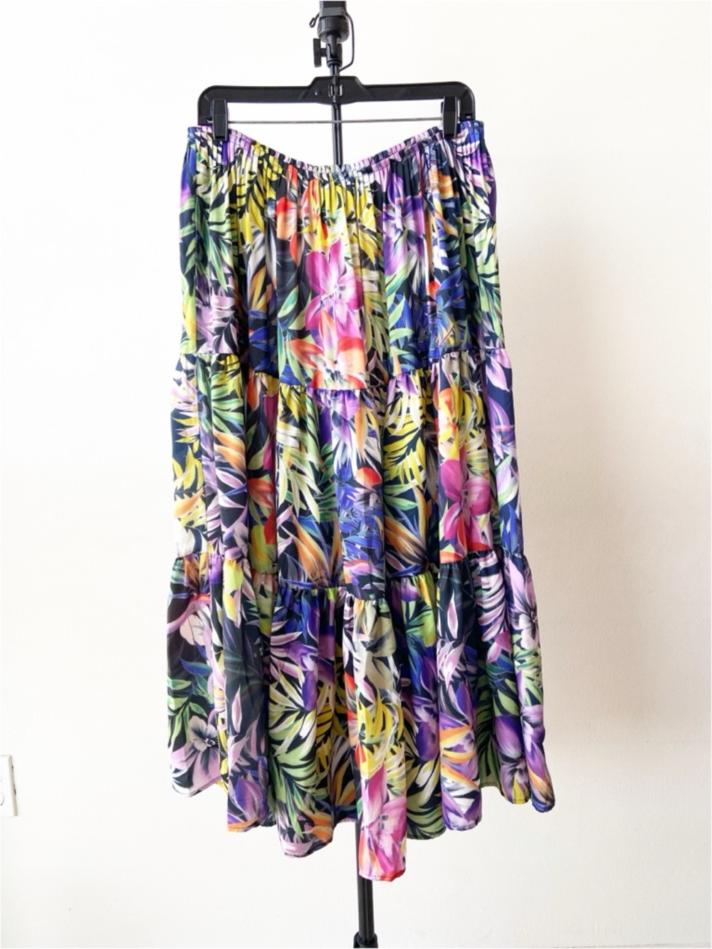 Elie Tahari Tropical Tiered Maxi Skirt Size L